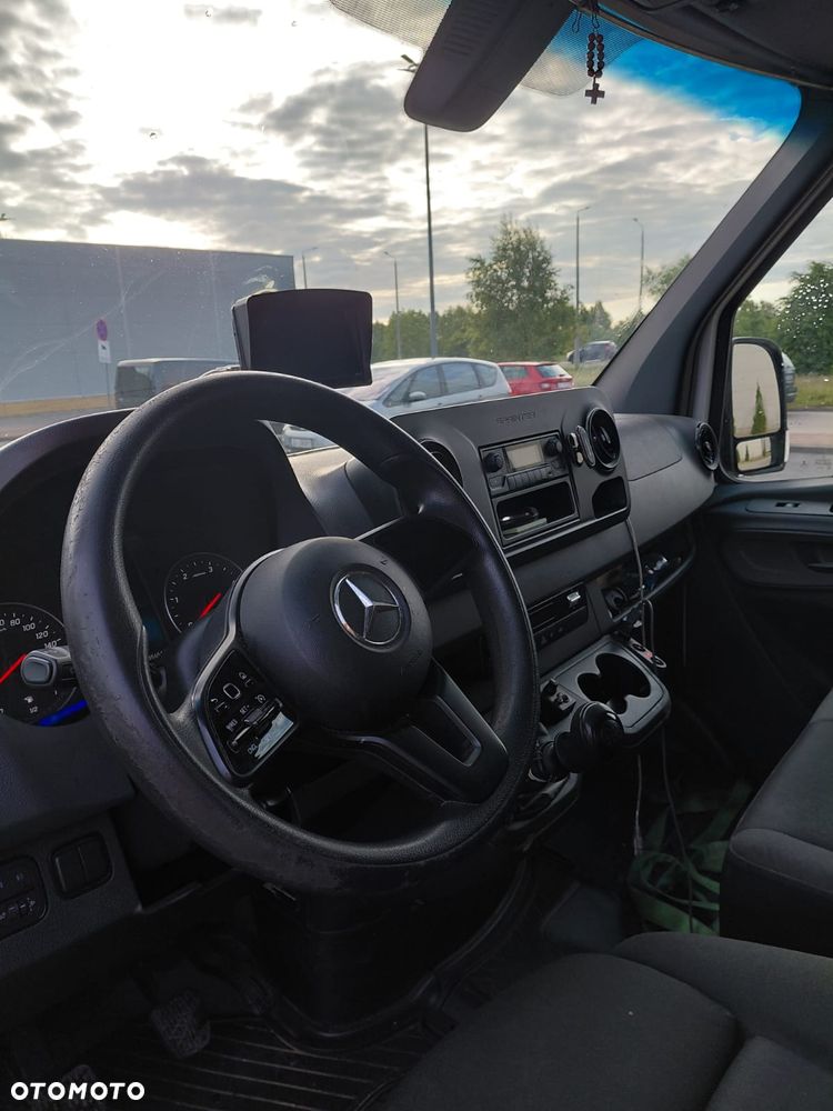 Mercedes-Benz Sprinter - 9