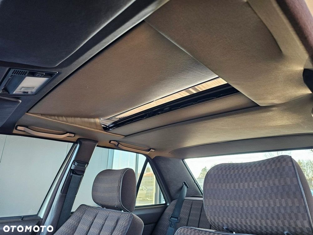 Mercedes-Benz W201 (190) - 20