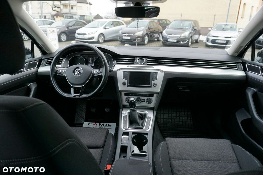 Volkswagen Passat - 20