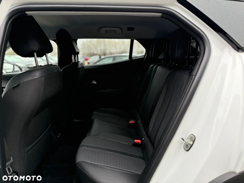 Peugeot 2008 1.2 PureTech Allure S&S EAT8 - 24