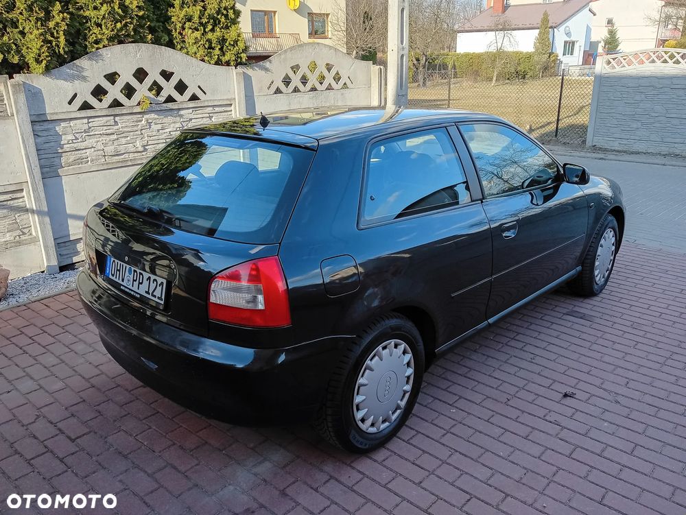 Audi A3 3-drzwiowe 1.6 Ambition - 12