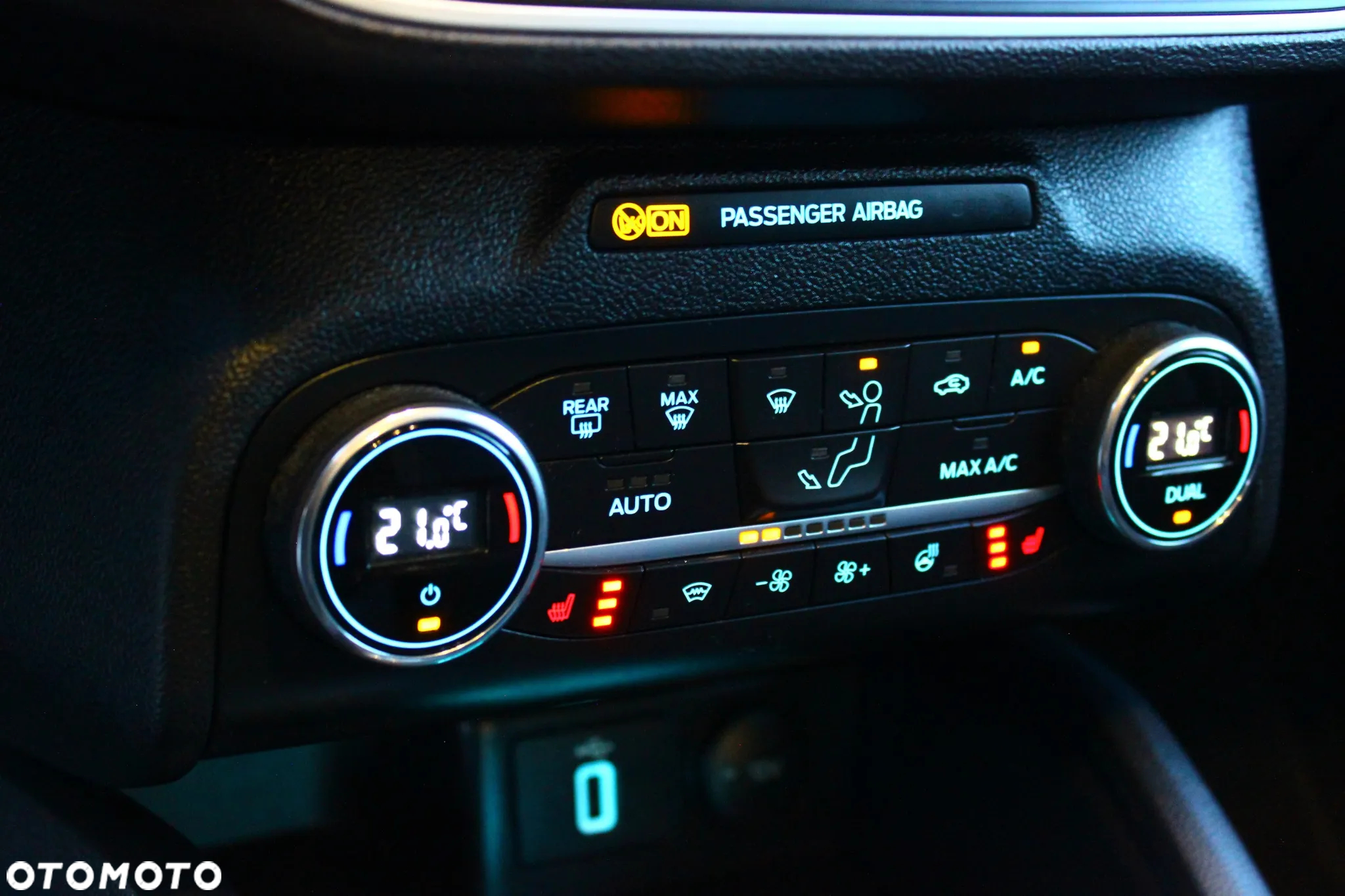 Ford Focus 1.5 EcoBlue Start-Stopp-System TITANIUM - 29