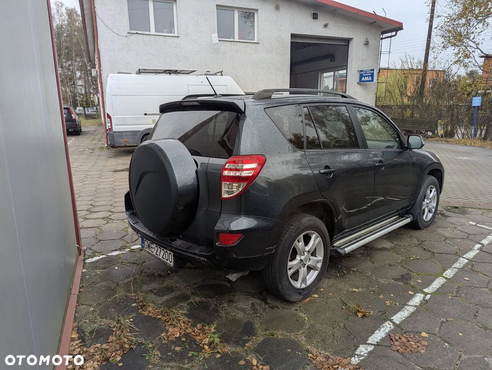 Toyota RAV4 ver-2-2-d--4d-sol - 5