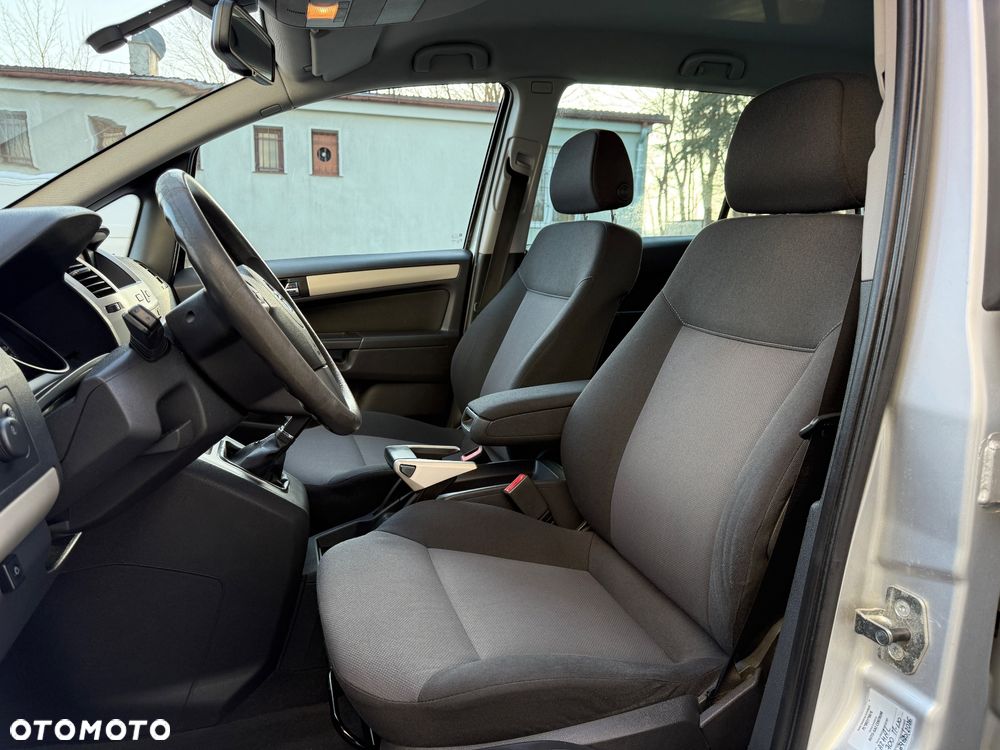 Opel Zafira 1.6 16V Comfort - 19