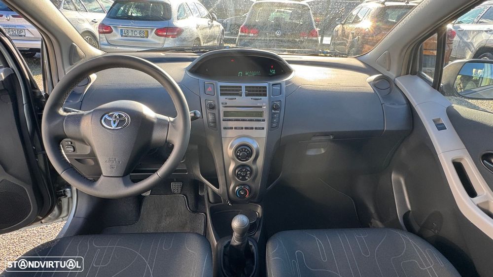Toyota Yaris 1.0 VVT-i Comfort+AC - 27