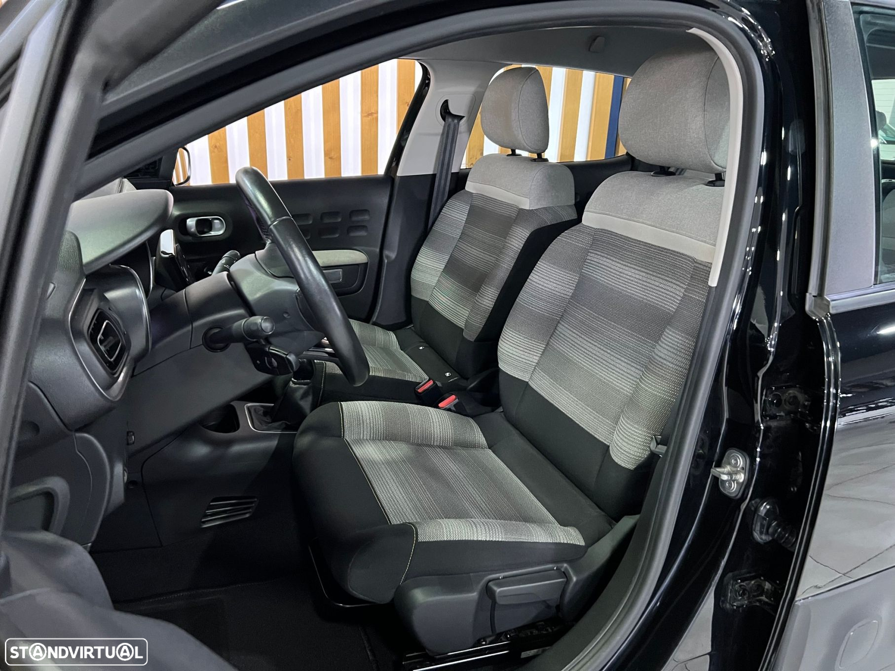 Citroën C3 1.2 PureTech Shine - 10
