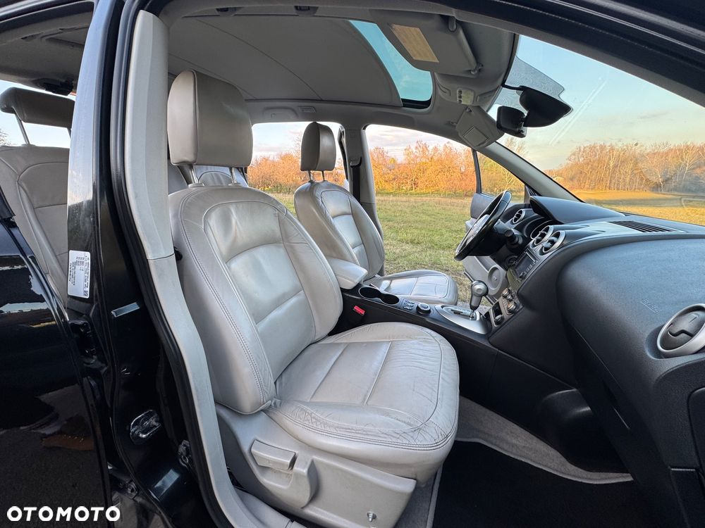 Nissan Qashqai+2 - 23