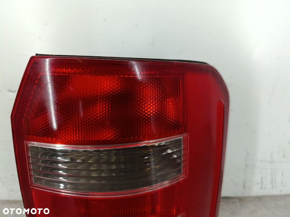 LAMPA TYLNA PRAWA AUDI A2 8Z 8Z0945096 286602 HATCHBACK - 4
