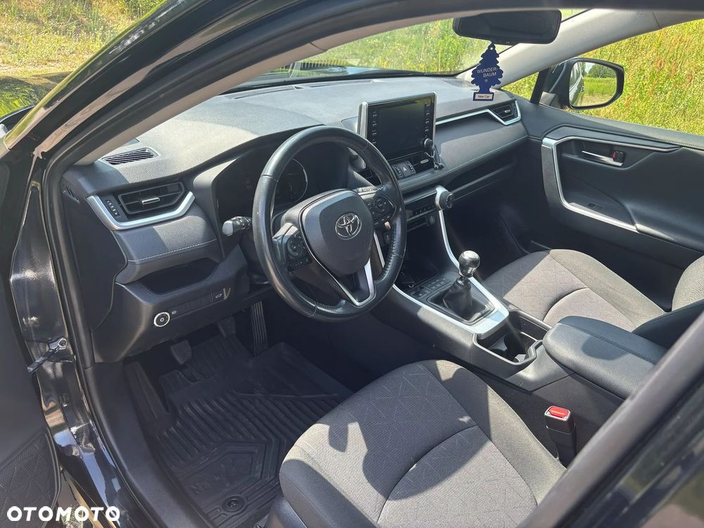 Toyota RAV4 - 8