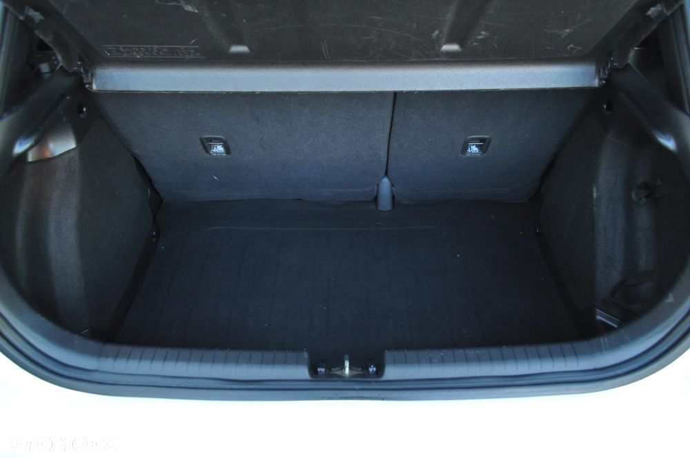 Hyundai i20 1.2 Select - 34