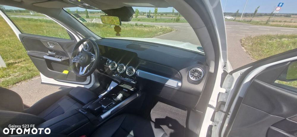 Mercedes-Benz GLB - 16