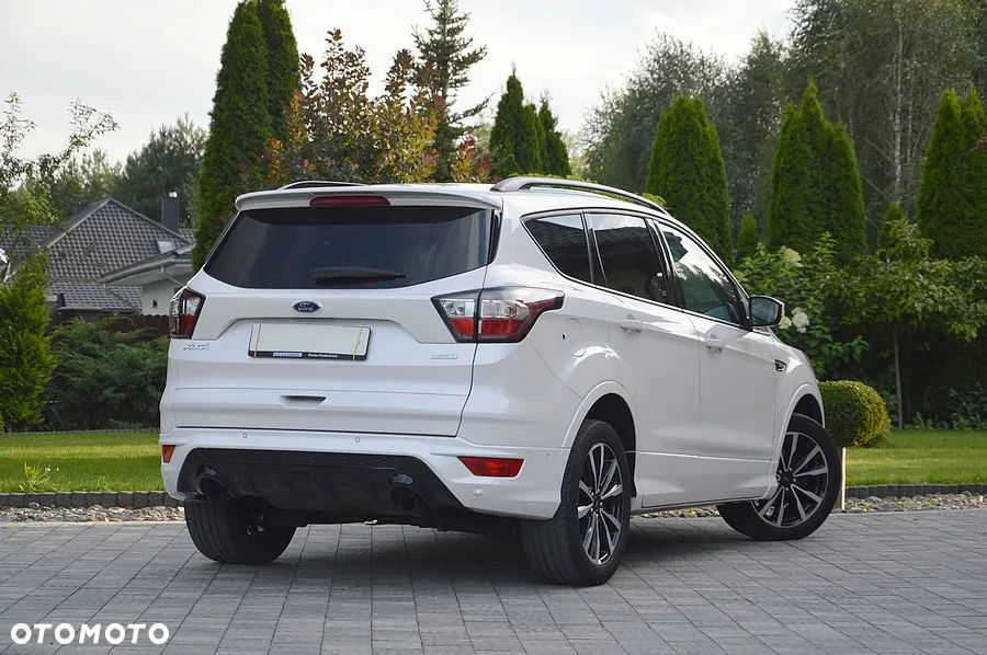 Ford Kuga 1.5 EcoBoost 2x4 ST-Line - 14