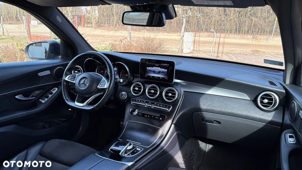 Mercedes-Benz GLC 250 4Matic 9G-TRONIC AMG Line - 5