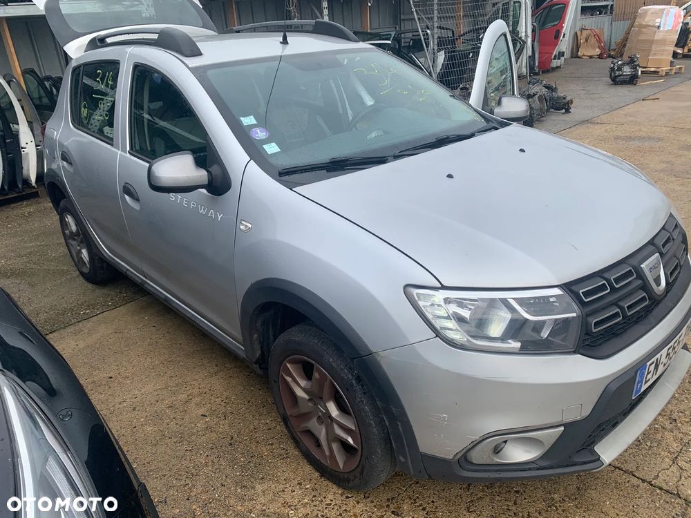 Dacia Sandero Stepway TCe 90 (S&S) Celebration - 4