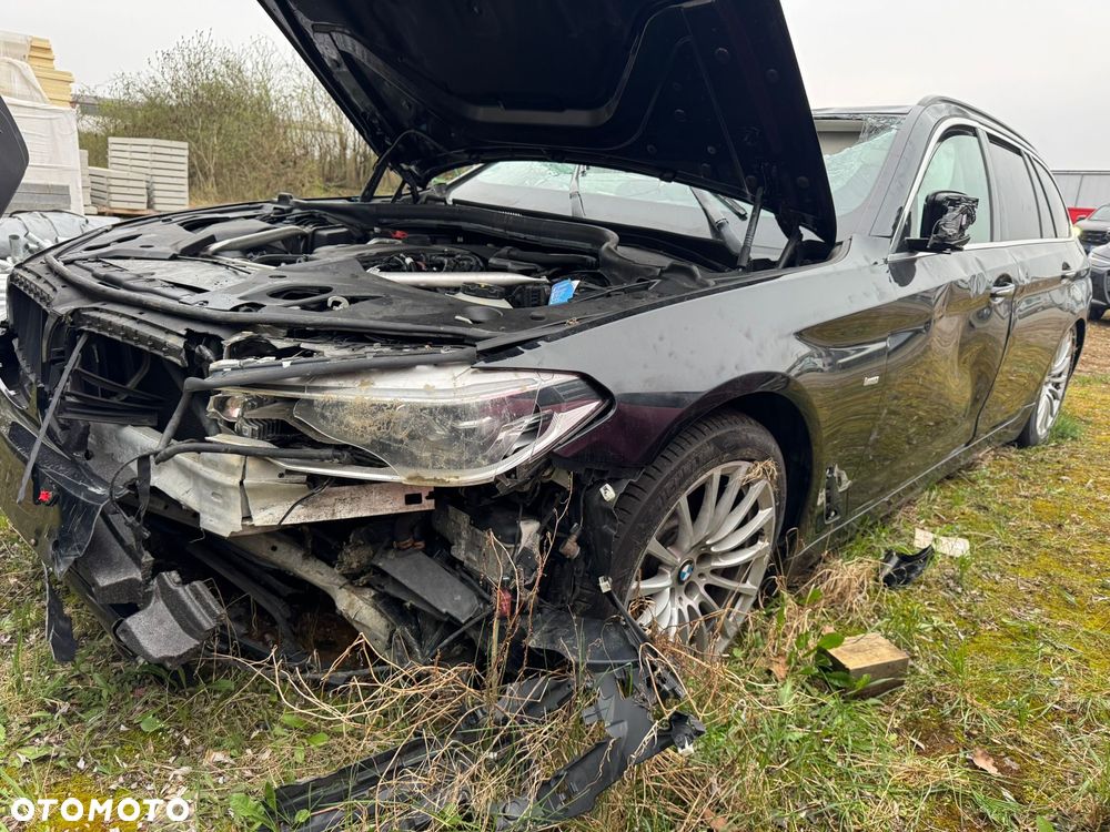 BMW Seria 5 530d xDrive Sport Line - 3
