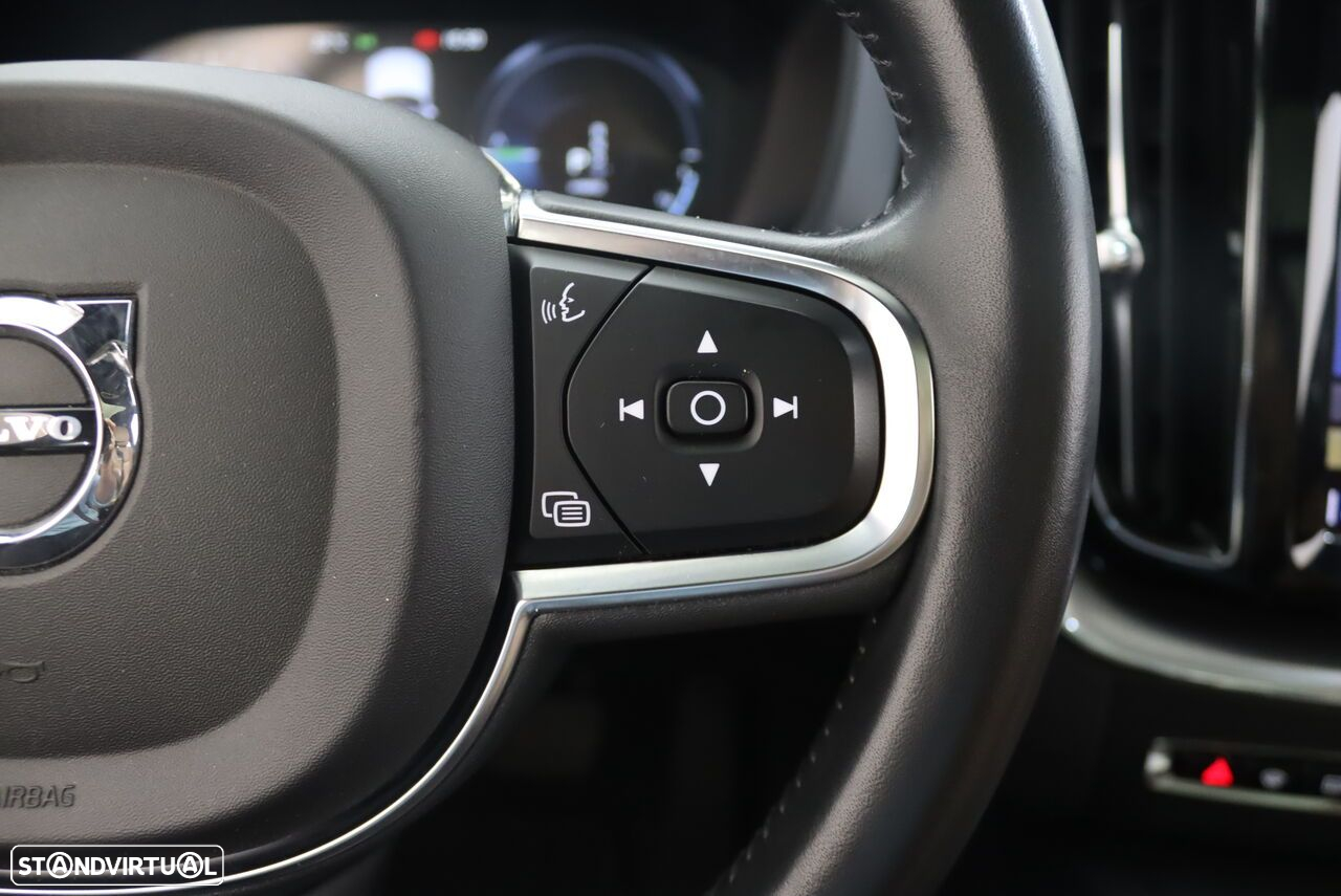 Volvo XC 60 2.0 T8 PHEV Momentum Plus AWD - 13