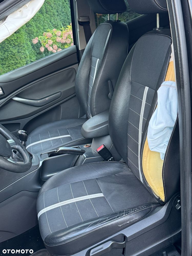 Ford Kuga - 19