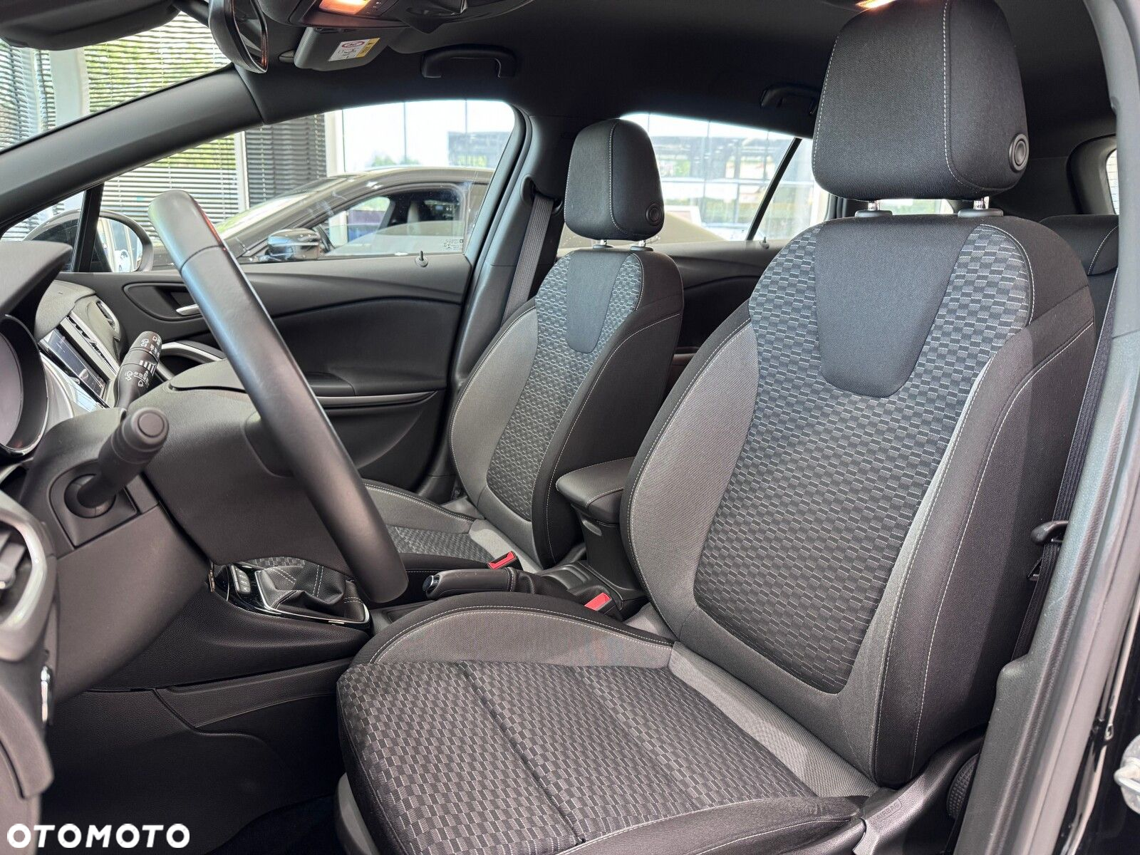 Opel Astra V 1.2 T GS Line S&S - 10