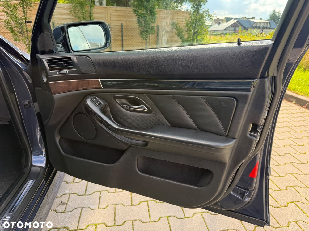 BMW Seria 5 530d - 28