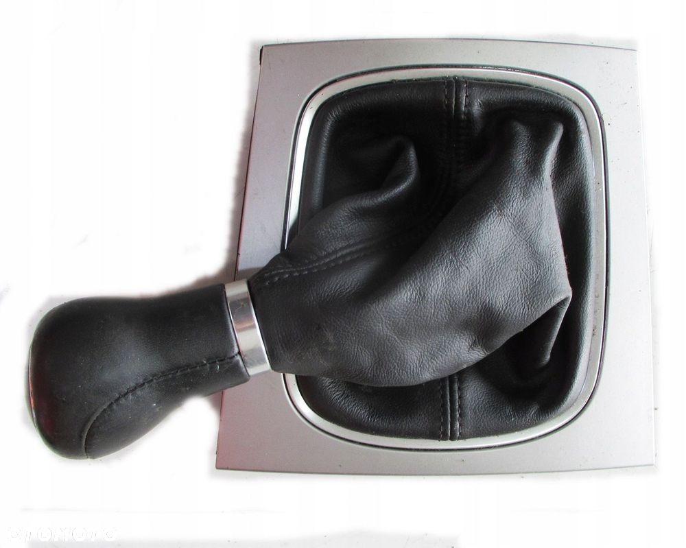 AUDI A3 8P SPORTBACK LIFT RAMKA MIESZEK GAŁKA ZMIANY BIEGÓW 8P0864261AE - 2