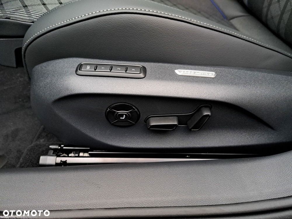 Volkswagen Passat Variant 2.0 TSI R-Line Plus DSG - 20