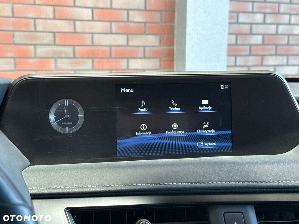 Lexus UX - 25