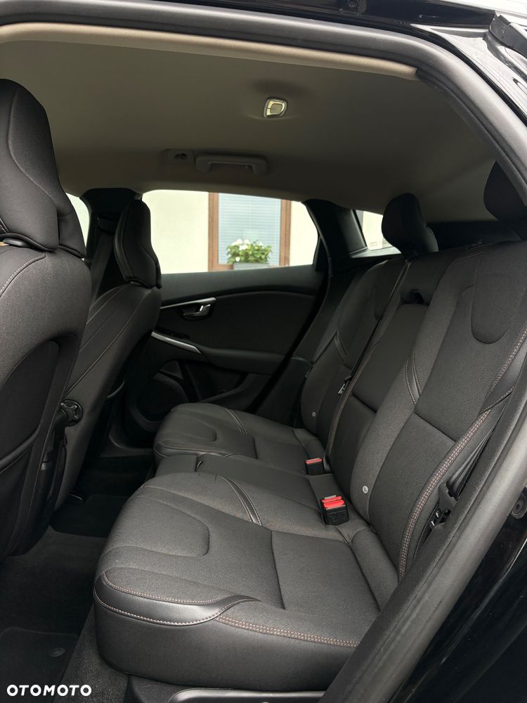Volvo V40 Cross Country D2 Momentum - 15