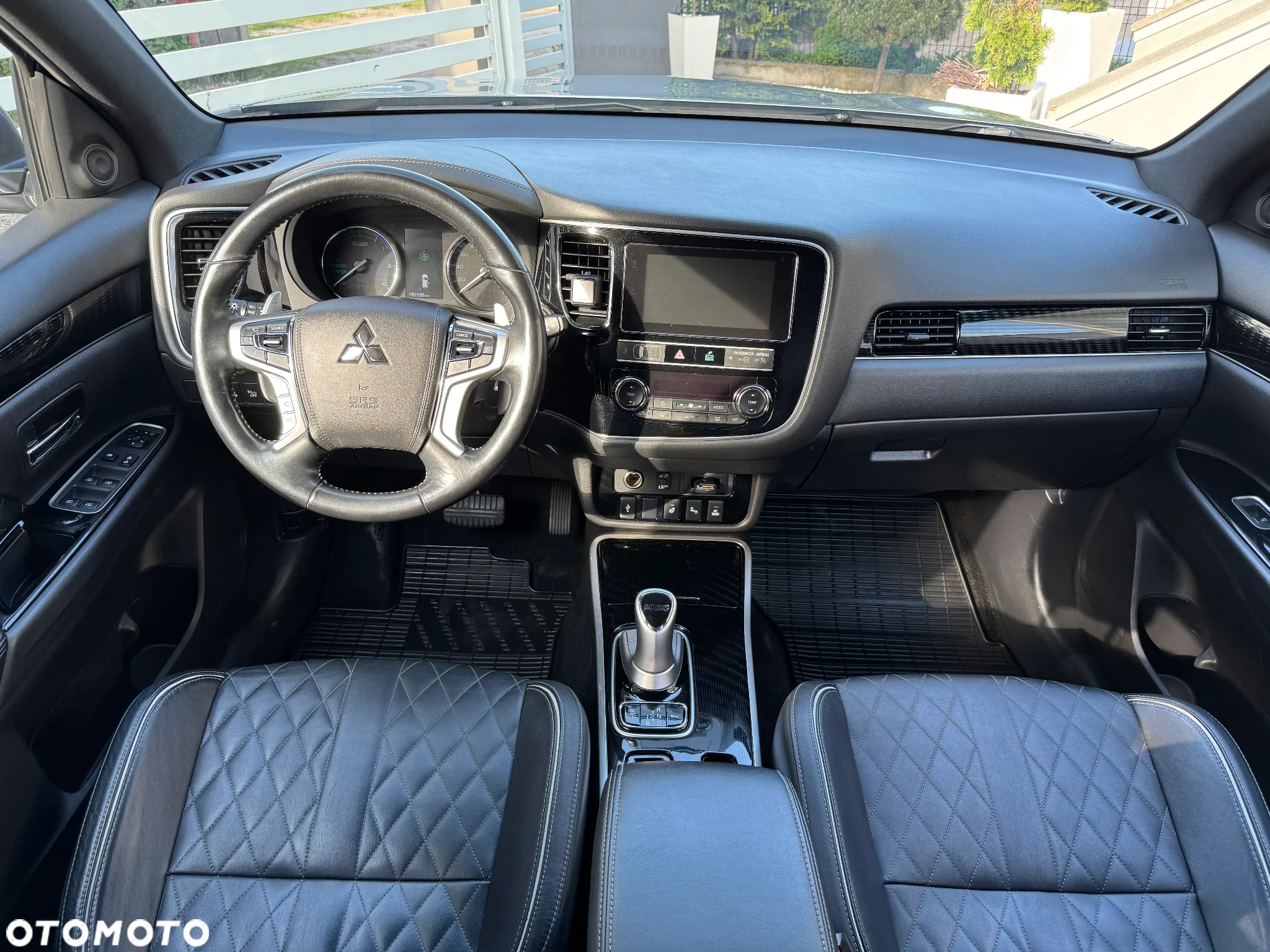 Mitsubishi Outlander - 17