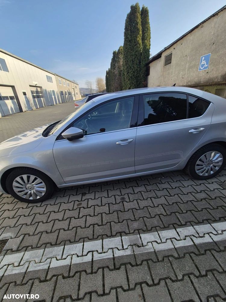 Skoda Octavia 1.4 TSI DSG Style - 2