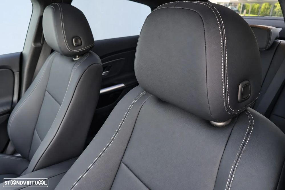 Mercedes-Benz CLA 180 Standard - 32