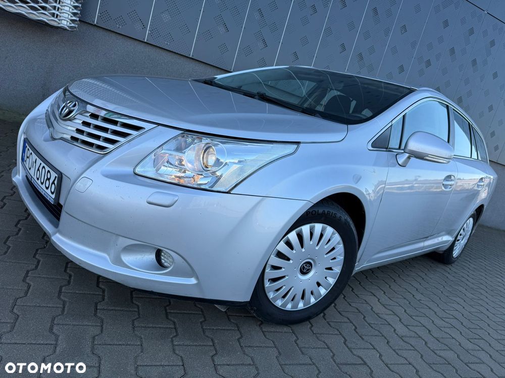 Toyota Avensis 2.0 D-4D Luna - 1
