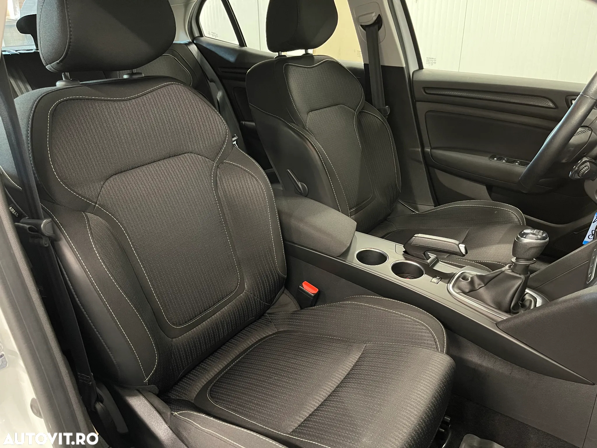 Renault Megane Blue dCi 116 Zen - 9