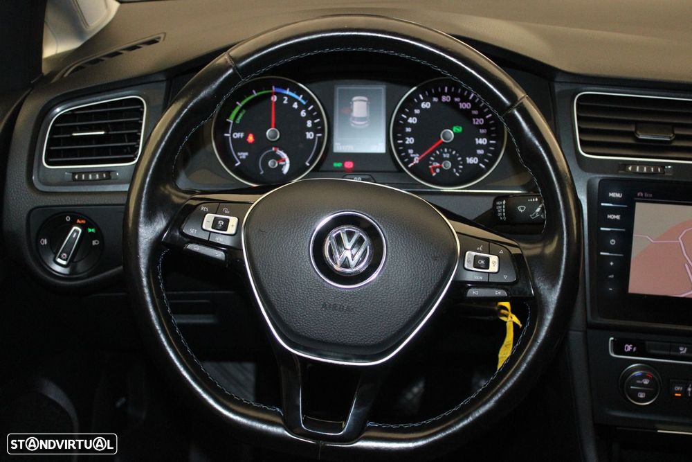 VW e-Golf AC/DC - 11