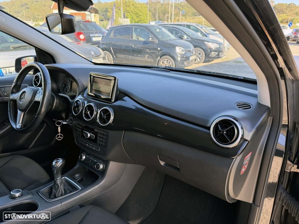 Mercedes-Benz B 180 d Style - 27