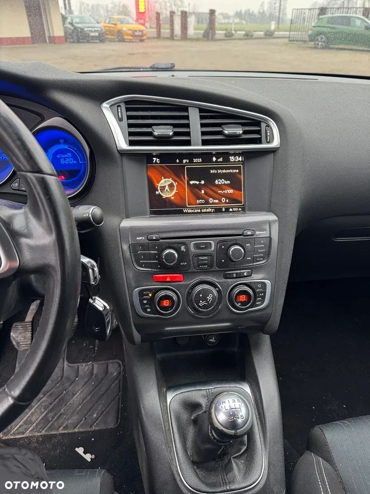 Citroën C4 e-HDi 115 Exclusive - 12