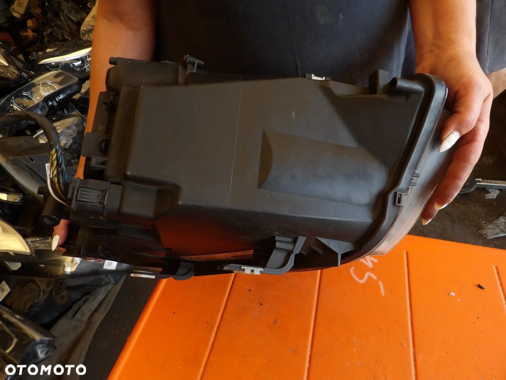 BMW - E90 - H7 - LIFT - PRAWA LAMPA PRZEDNIA - EUROPA - 7202582 - 7