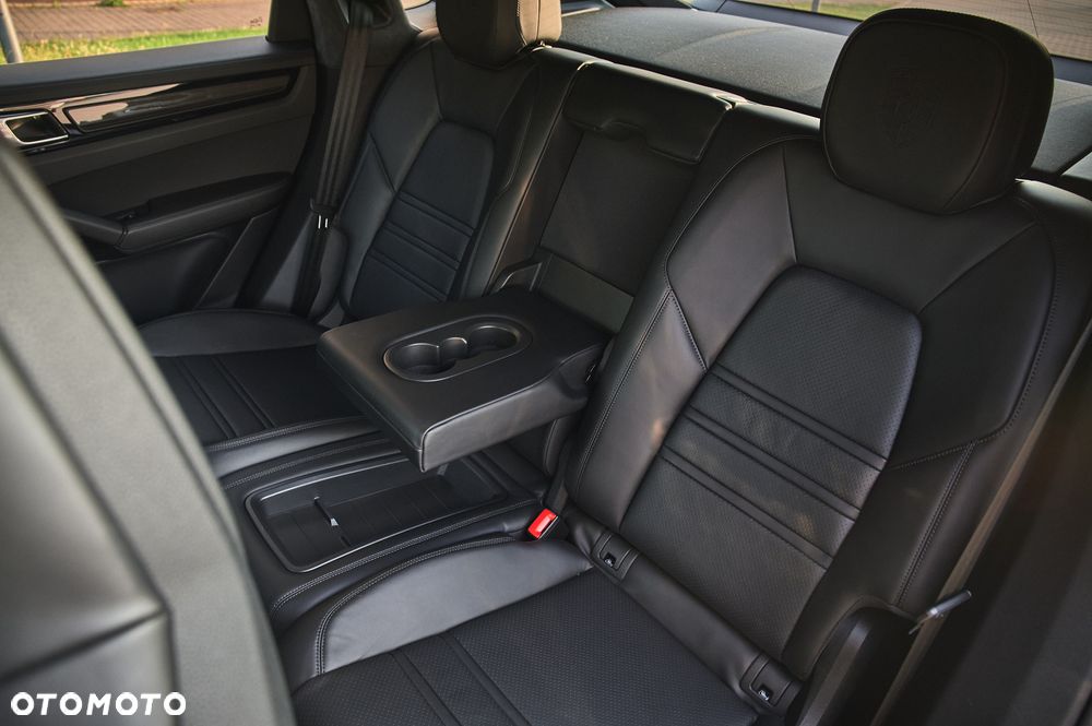 Porsche Cayenne - 23
