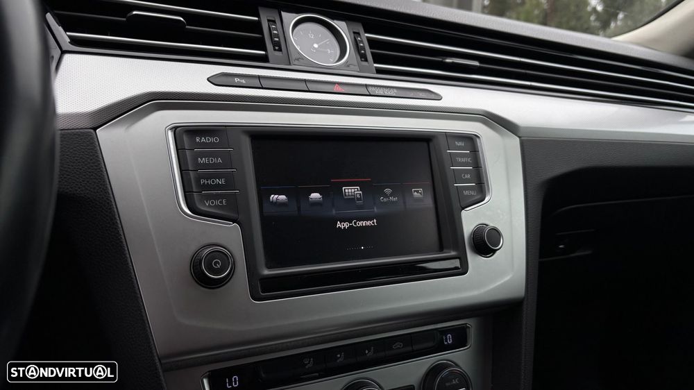 VW Passat Variant 2.0 TDi Highline DSG - 30