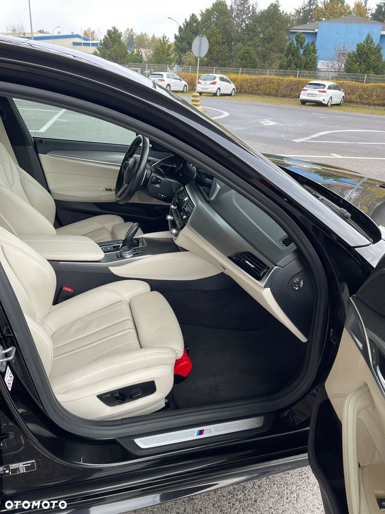 BMW Seria 5 520d xDrive M Sport sport - 12