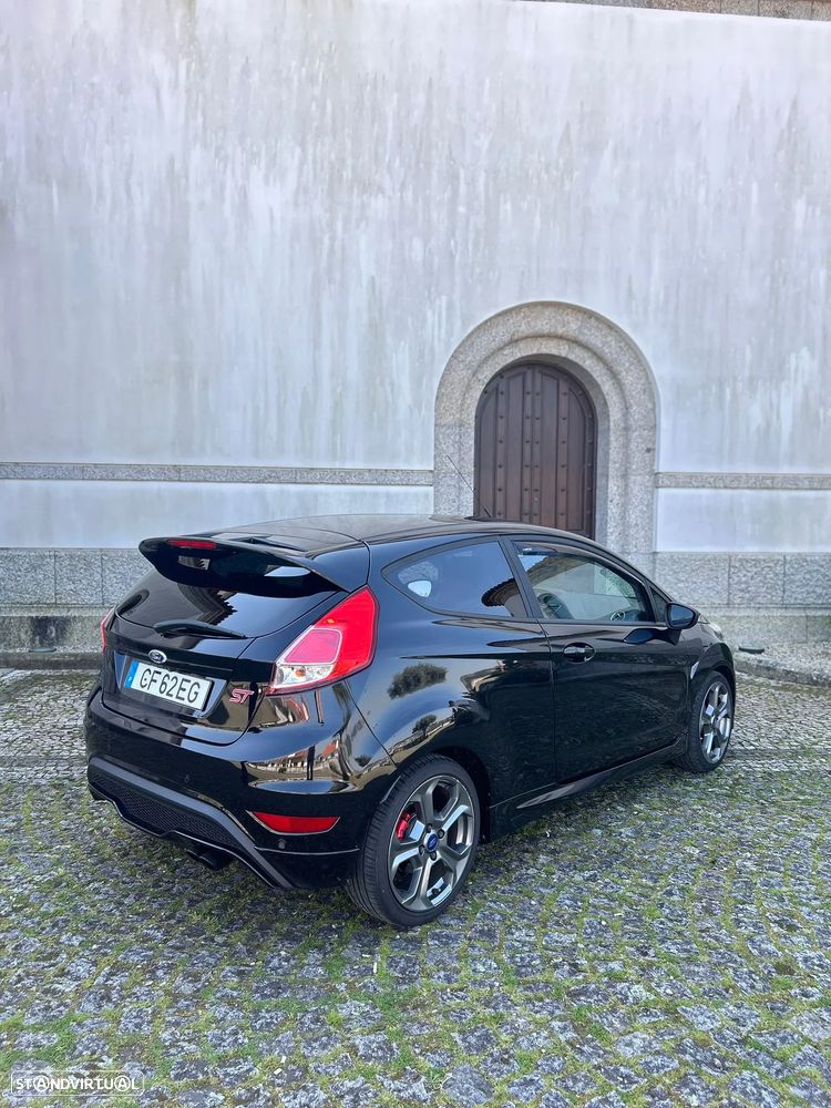 Ford Fiesta 1.6 EcoBoost c/ Pack Pele Desportiva ST - 6