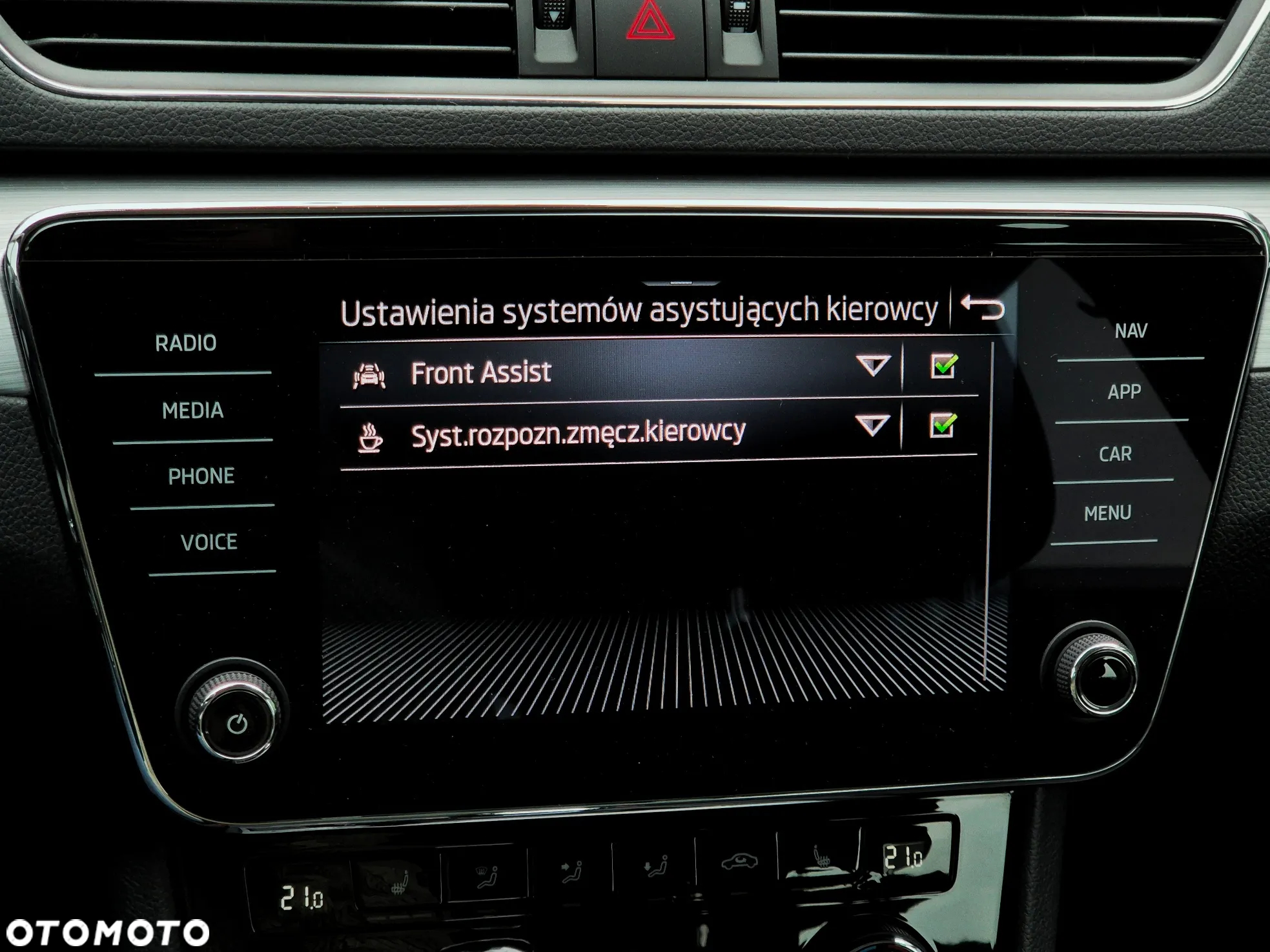 Skoda Superb 1.5 TSI Ambition DSG - 24