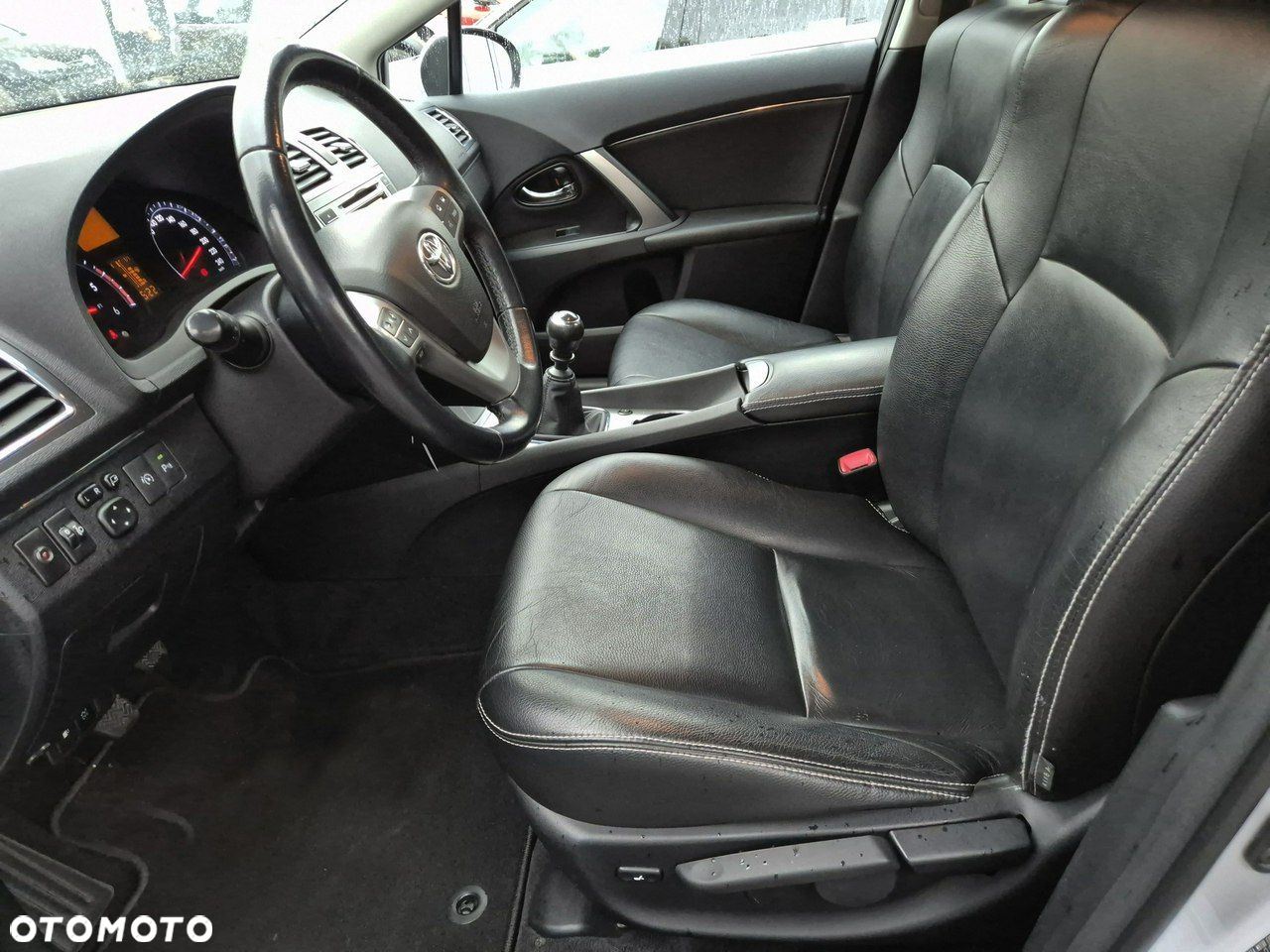 Toyota Avensis - 13
