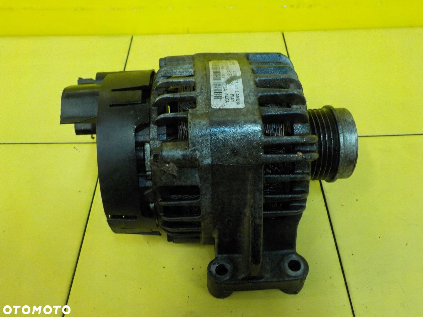 FIAT 500 MITO 0.9 TWINAIR TURBO 13r 86KM alternator 51874105 - 3