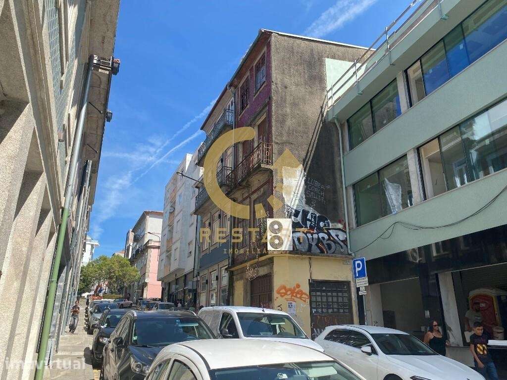 Prédio na Rua do Bonjardim, para reabilitar, com PROJETO APROVADO. - Grande imagem: 5/34
