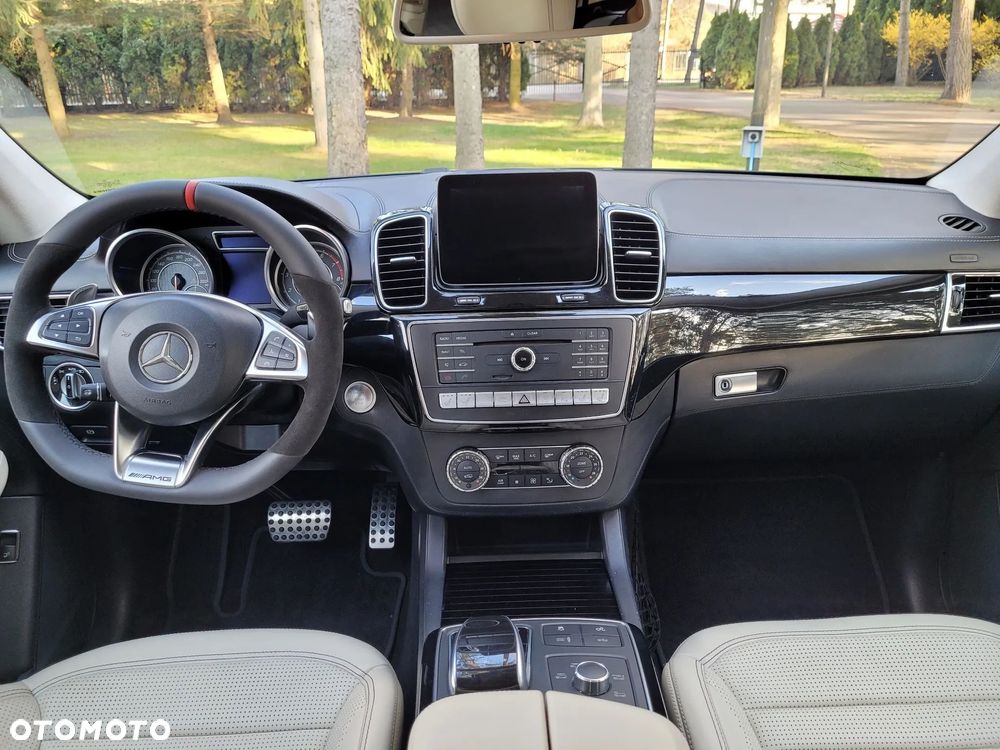 Mercedes-Benz GLE - 24