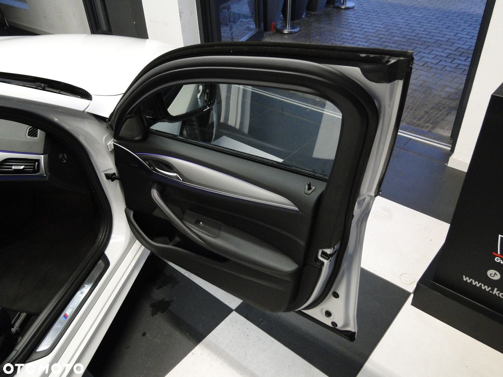 BMW Seria 5 M550d xDrive - 15
