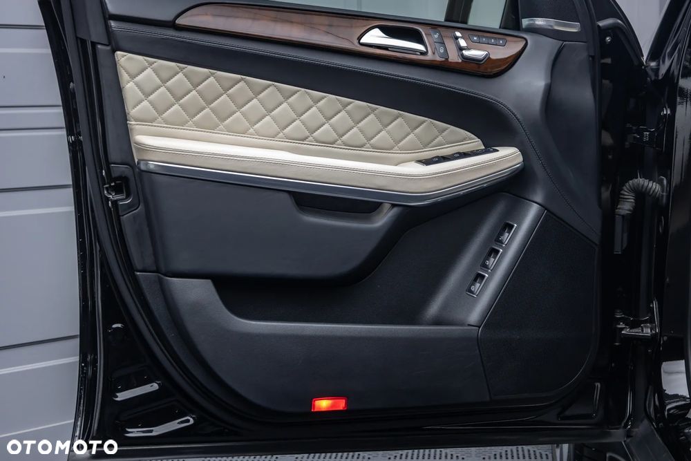 Mercedes-Benz GLS 500 4-Matic - 17