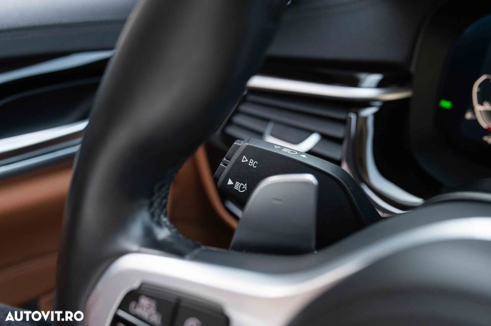 BMW Seria 5 530e xDrive Aut. Luxury Line - 25