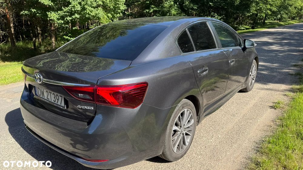 Toyota Avensis 1.8 Premium - 3