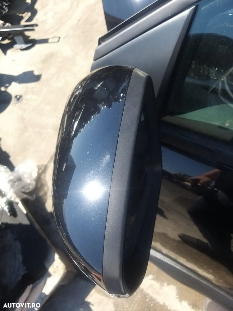 Oglinda Stanga pentru Peugeot 3008 din 2019 - 2